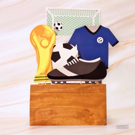 Dekoracija za torto v nogometni temi z lesenimi palčkami